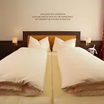 - Restaurant Hubertushof Konukevi Peilstein im Mühlviertel