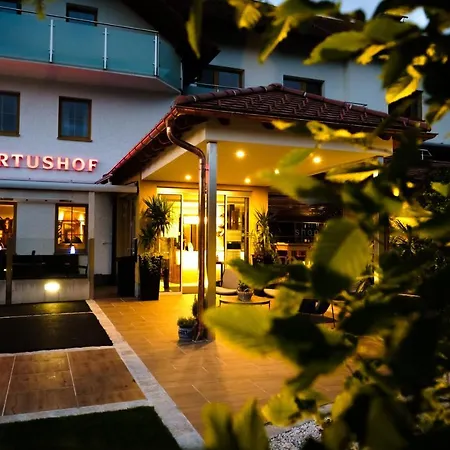- Restaurant Hubertushof Konukevi